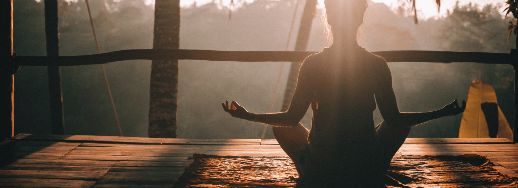 Como la meditación te puede ayudar a dejar adicciones